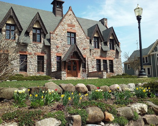 Photo of the exterior of the L.D. Fargo Public Library in Lake Mills. Photo of the exterior of the L.D. Fargo Public Library in Lake Mills.